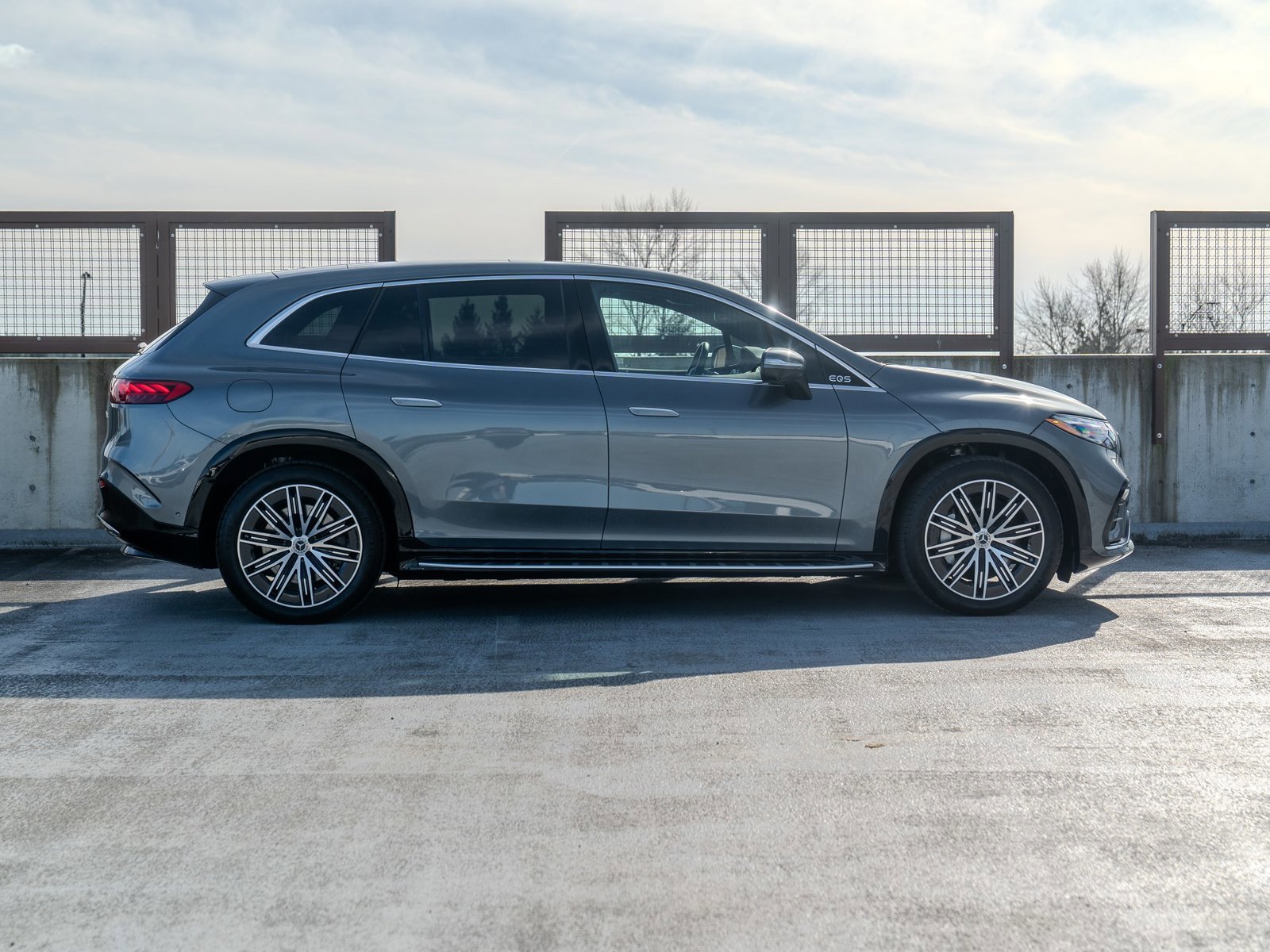 Used 2025 Mercedes-Benz EQS 580 4MATIC SUV image 5