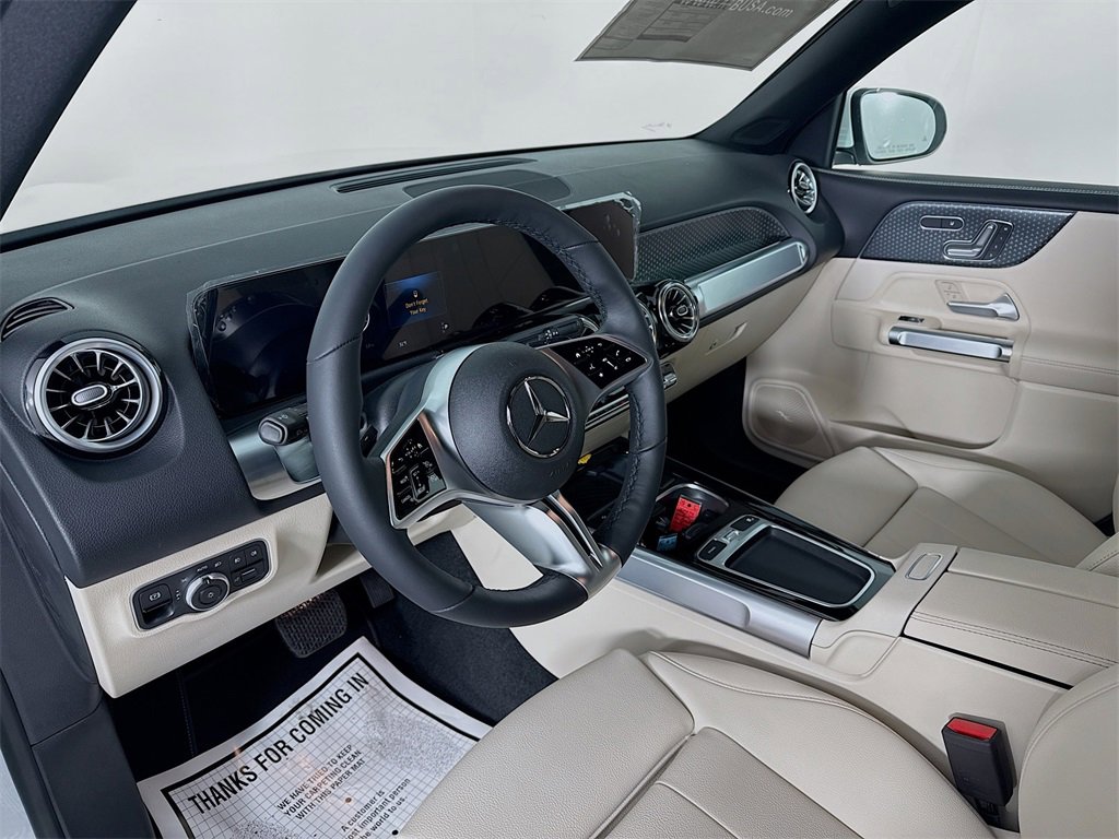 Used 2025 Mercedes-Benz GLB 250 4MATIC image 9