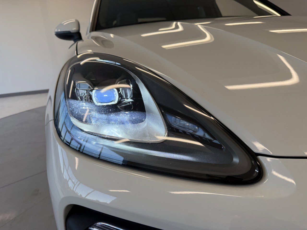 Used 2023 Porsche Cayenne Platinum Edition AWD/4WD image 49