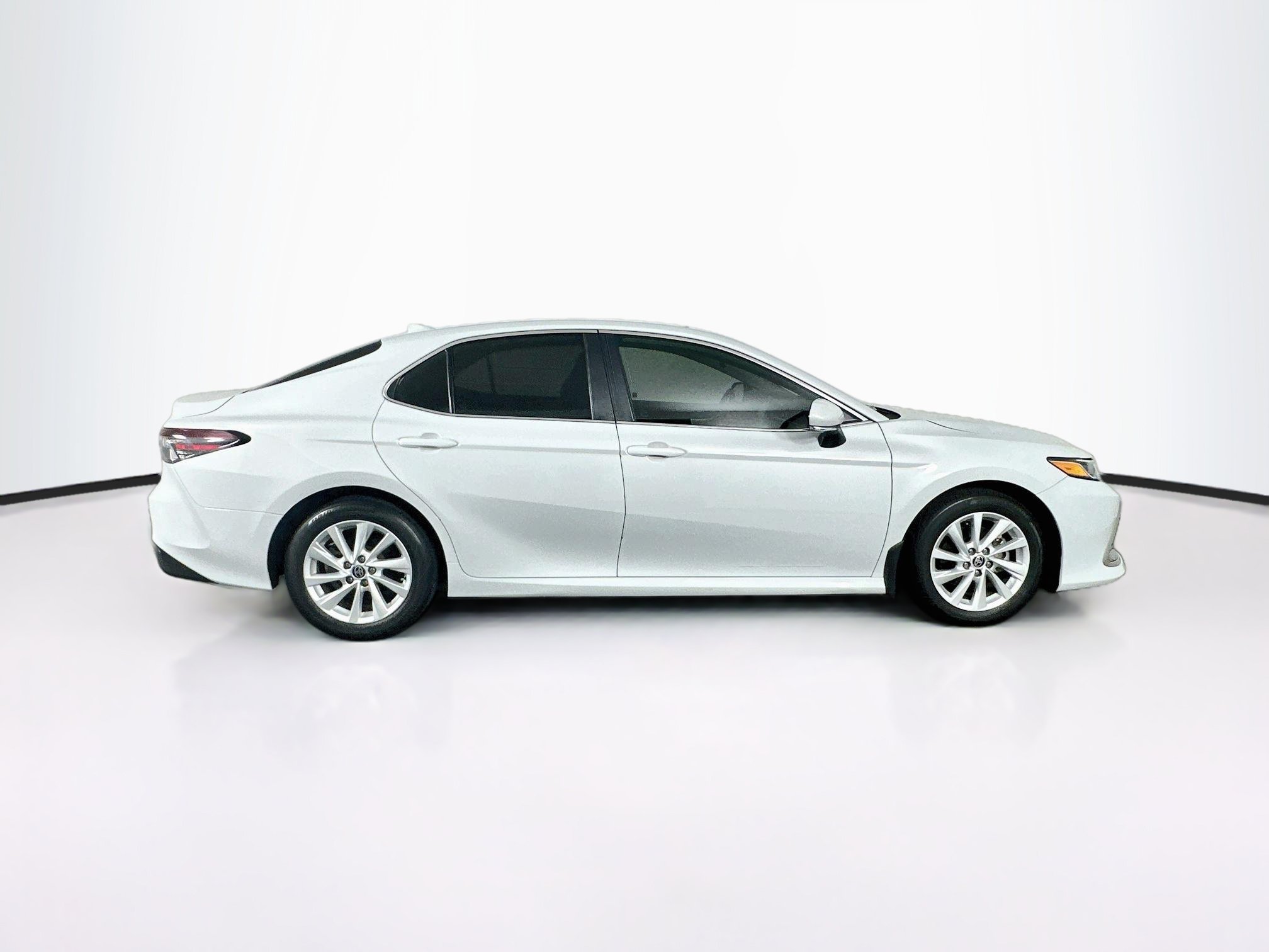 Used 2024 Toyota Camry LE w/ Convenience Package FWD image 10