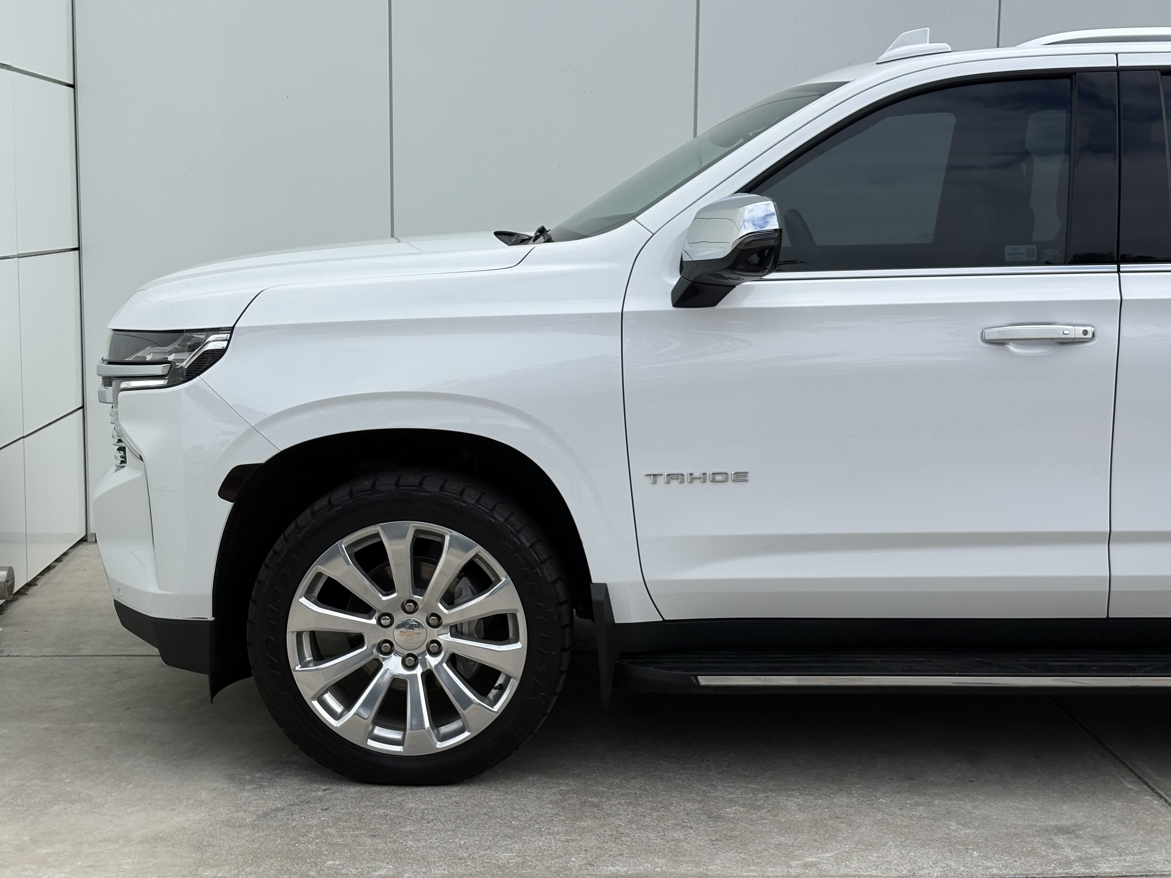 Used 2023 Chevrolet Tahoe Premier w/ Premium Package AWD/4WD image 5