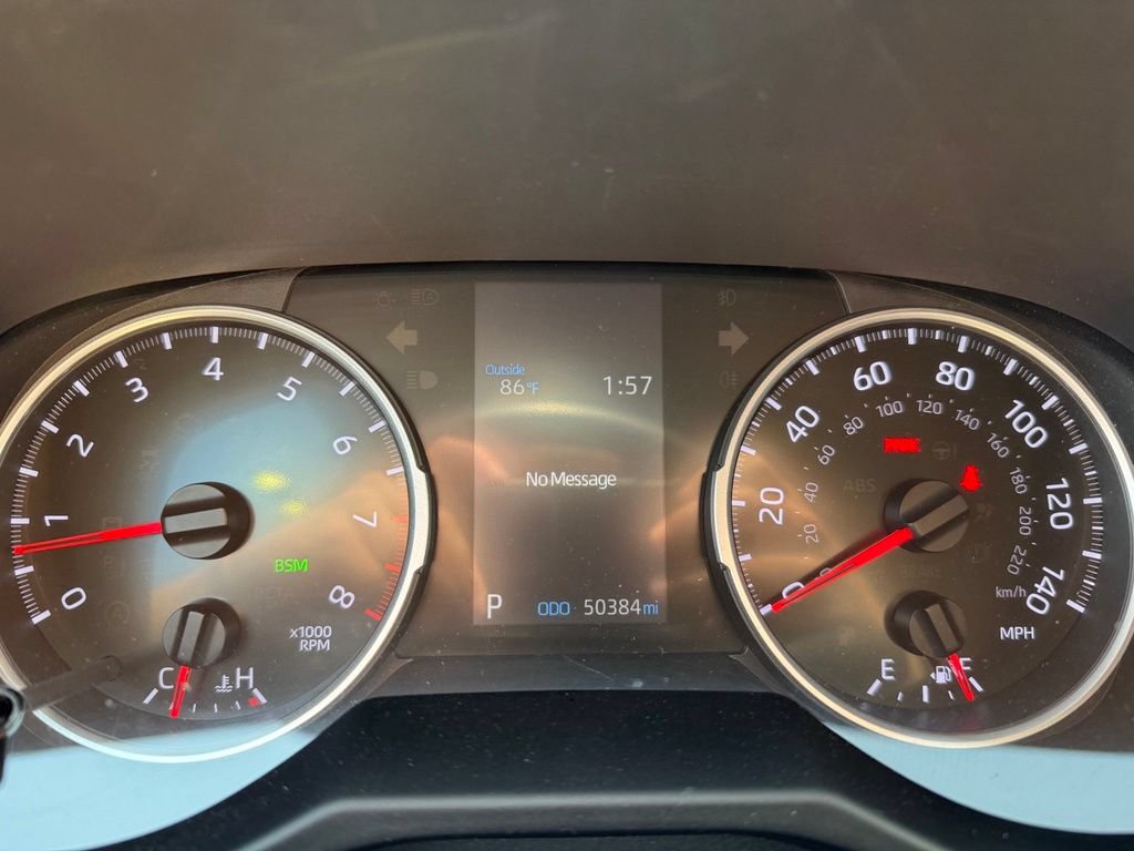 Used 2020 Toyota RAV4 XLE Premium AWD/4WD image 4