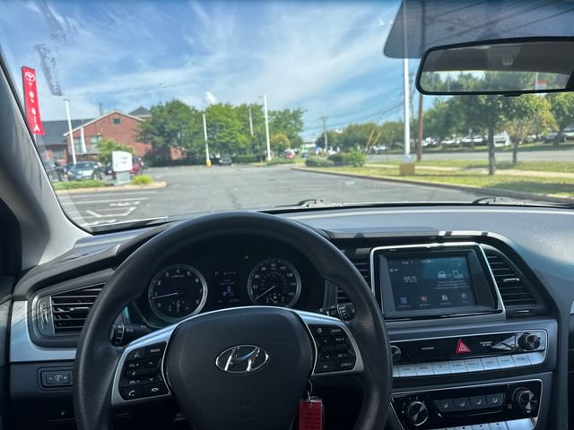Used 2019 Hyundai Sonata SE w/ Cargo Package FWD image 15