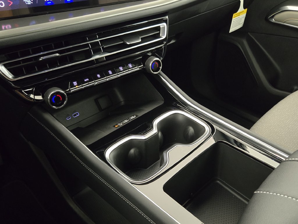 New 2026 Chevrolet Traverse LT w/ Midnight/Sport Edition FWD image 21