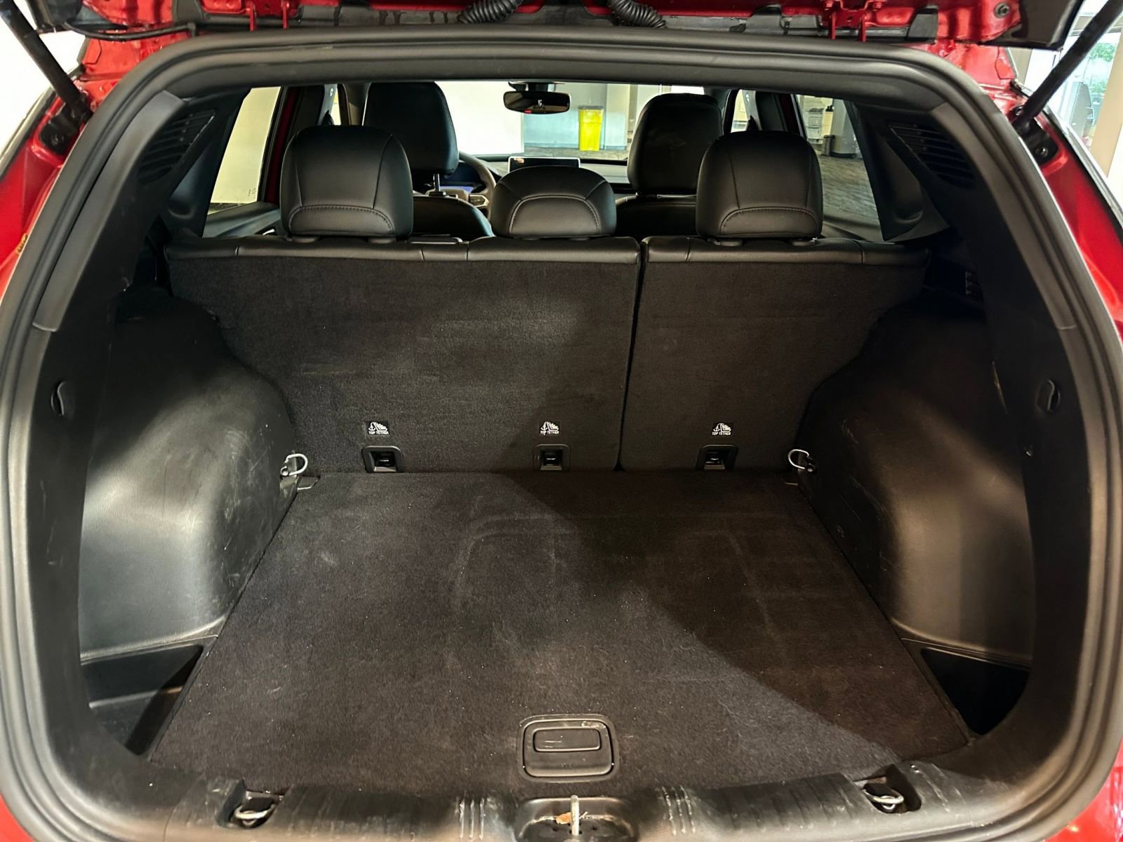 Used 2025 Jeep Compass Trailhawk AWD/4WD image 30