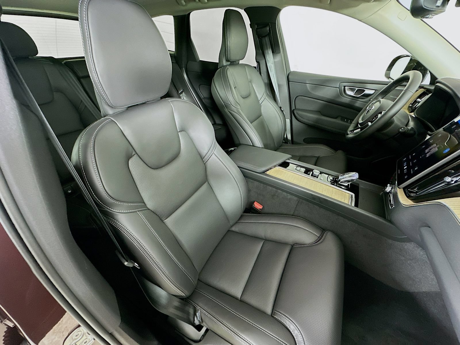 New 2026 Volvo XC60 B5 Ultra w/ Protection Package Premier AWD/4WD image 45