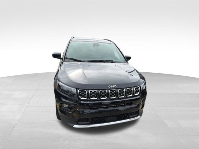 Used 2025 Jeep Compass Limited AWD/4WD image 3