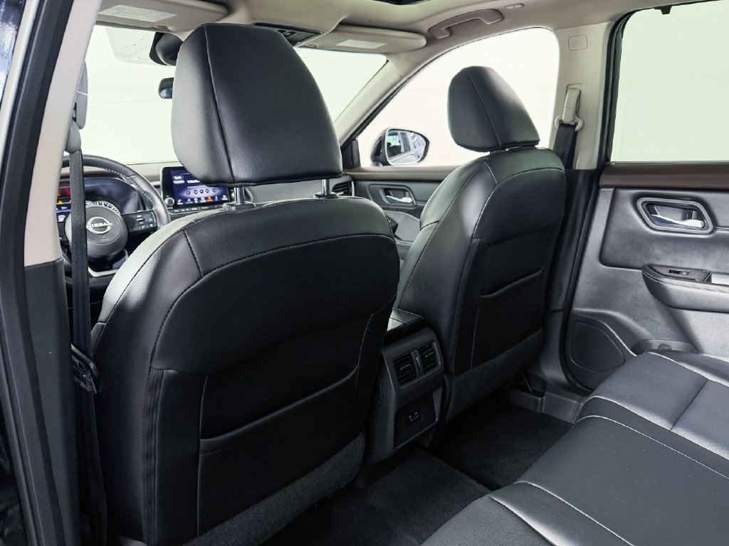 Certified 2022 Nissan Rogue SV w/ SV Premium Package AWD/4WD image 48