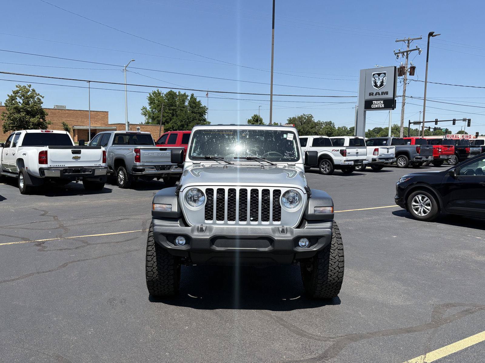 Used 2024 Jeep Wrangler Unlimited Sport AWD/4WD image 18