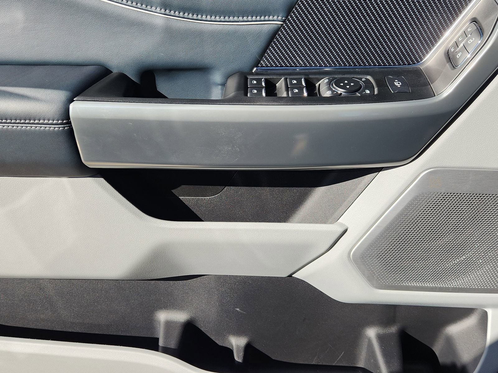 Used 2024 Ford F250 Limited w/ FX4 Off-Road Package image 27