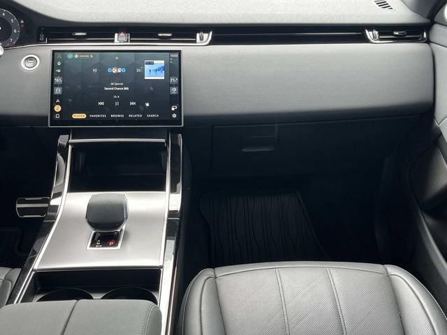 Used 2025 Land Rover Range Rover Evoque Dynamic SE AWD/4WD image 14