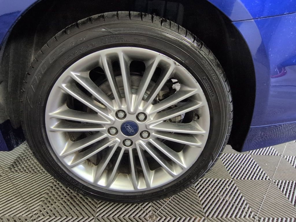 Used 2015 Ford Fusion SE w/ Equipment Group 202A FWD image 11