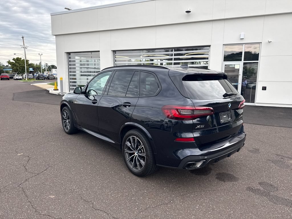 Used 2022 BMW X5 xDrive40i w/ M Sport Package AWD/4WD image 3