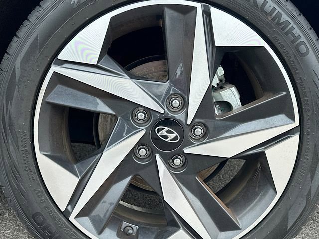 Used 2023 Hyundai Elantra Limited w/ Cargo Package image 33