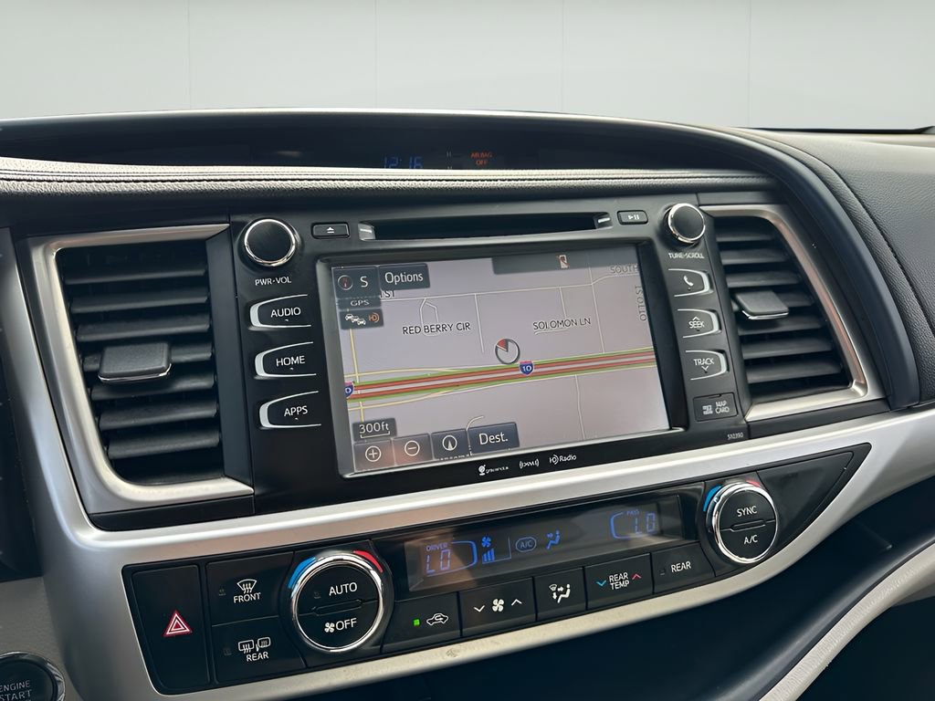 Used 2018 Toyota Highlander XLE image 19