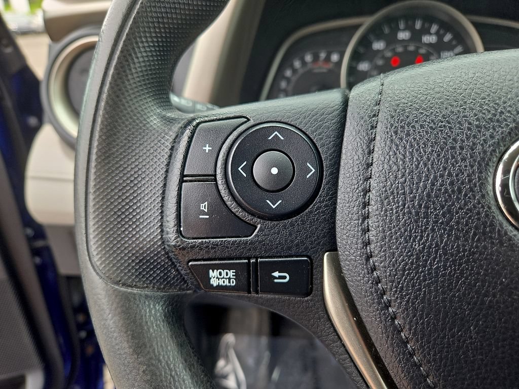 Used 2015 Toyota RAV4 LE AWD/4WD image 22