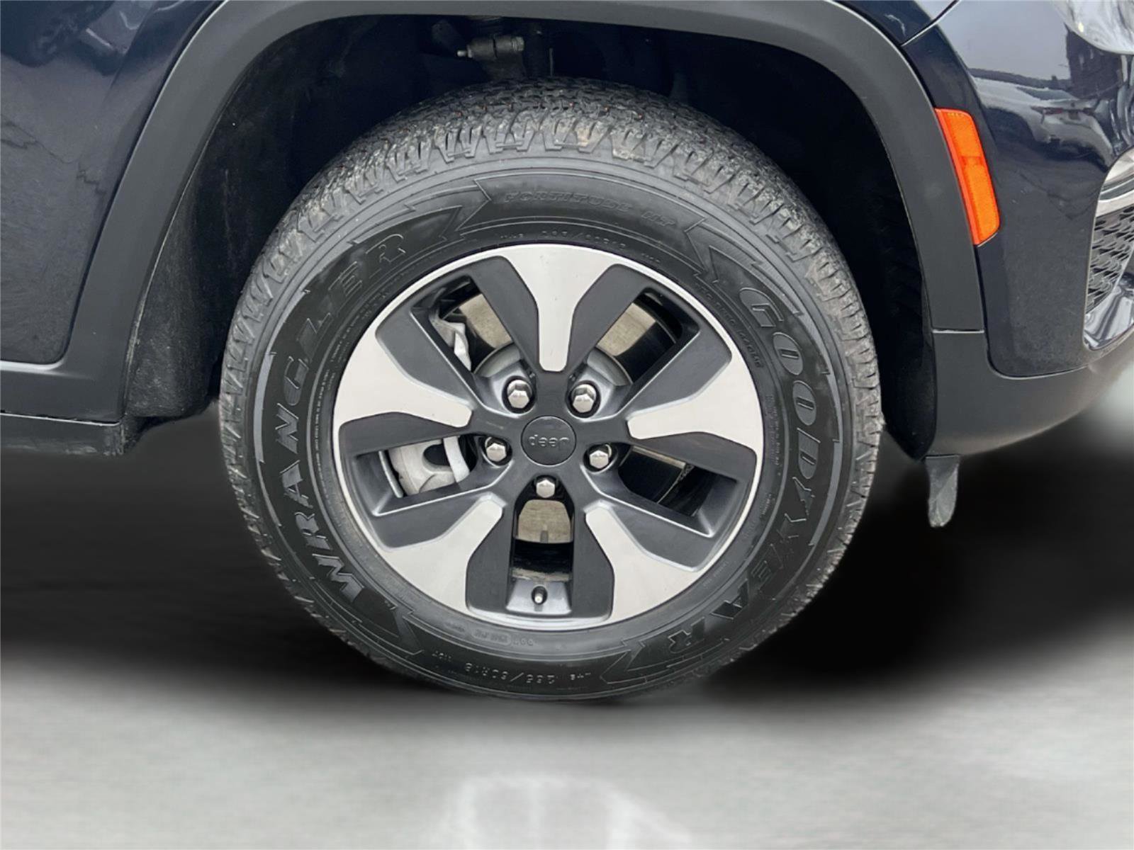 Used 2024 Jeep Grand Cherokee Limited 4xe image 9