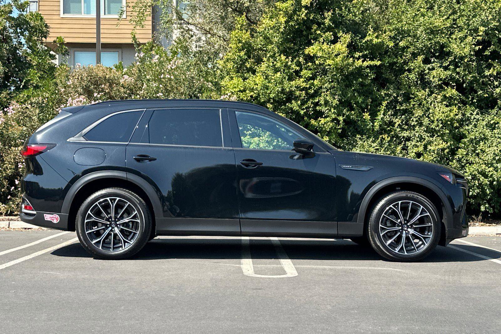 Certified 2025 MAZDA CX-70 Plug-In Hybrid w/ Premium Plus image 3