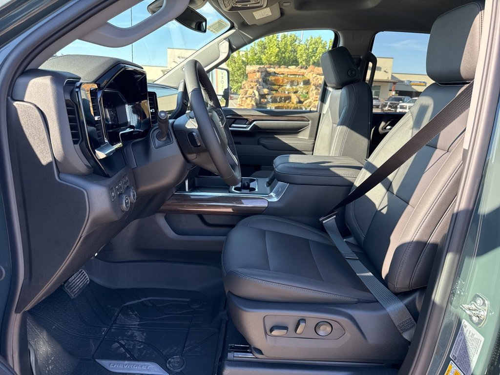 New 2026 Chevrolet Silverado 3500 LT image 8