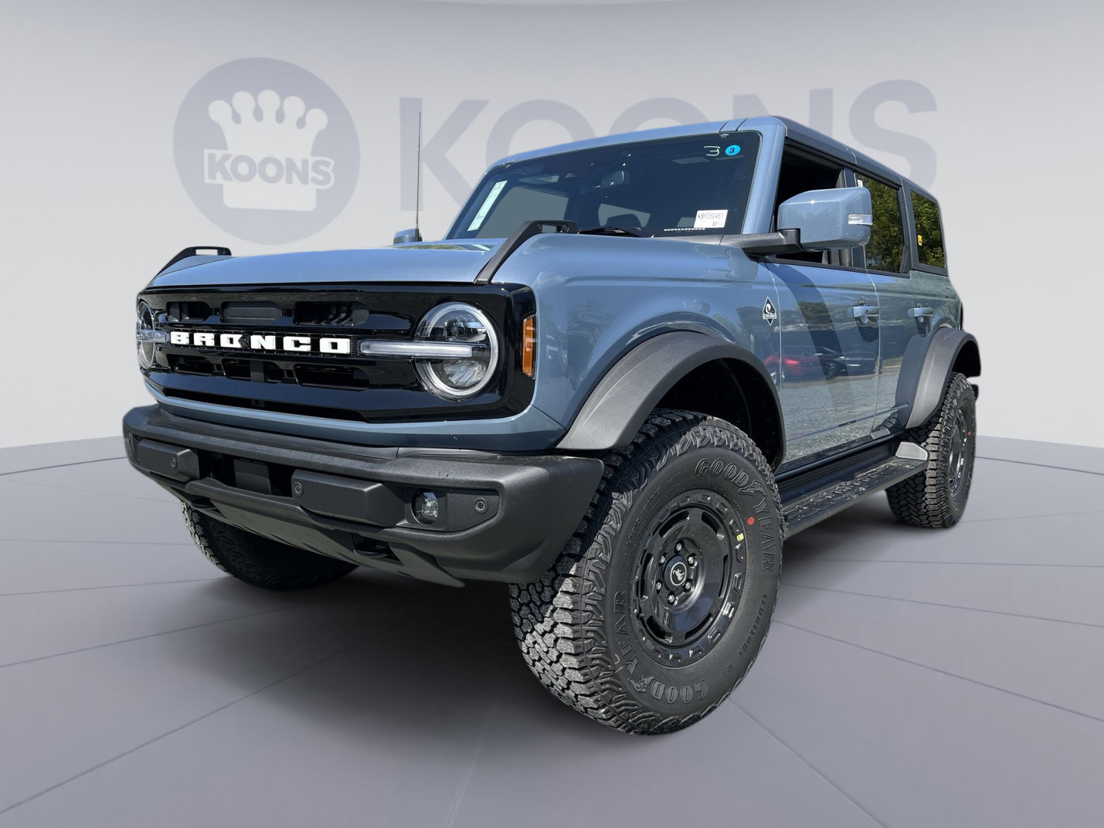New 2025 Ford Bronco Outer Banks w/ Sasquatch Package