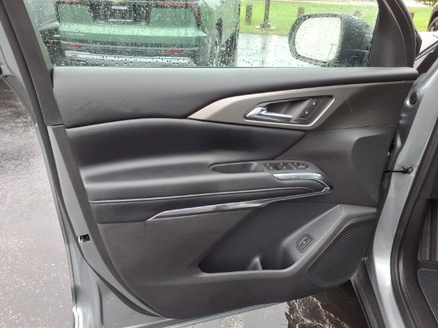 New 2027 Chevrolet Traverse LT w/ Midnight/Sport Edition FWD image 13