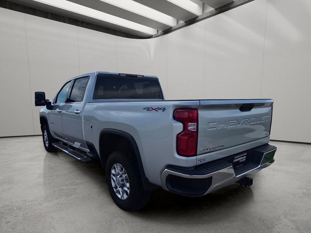 Used 2023 Chevrolet Silverado 2500 LTZ AWD/4WD image 3