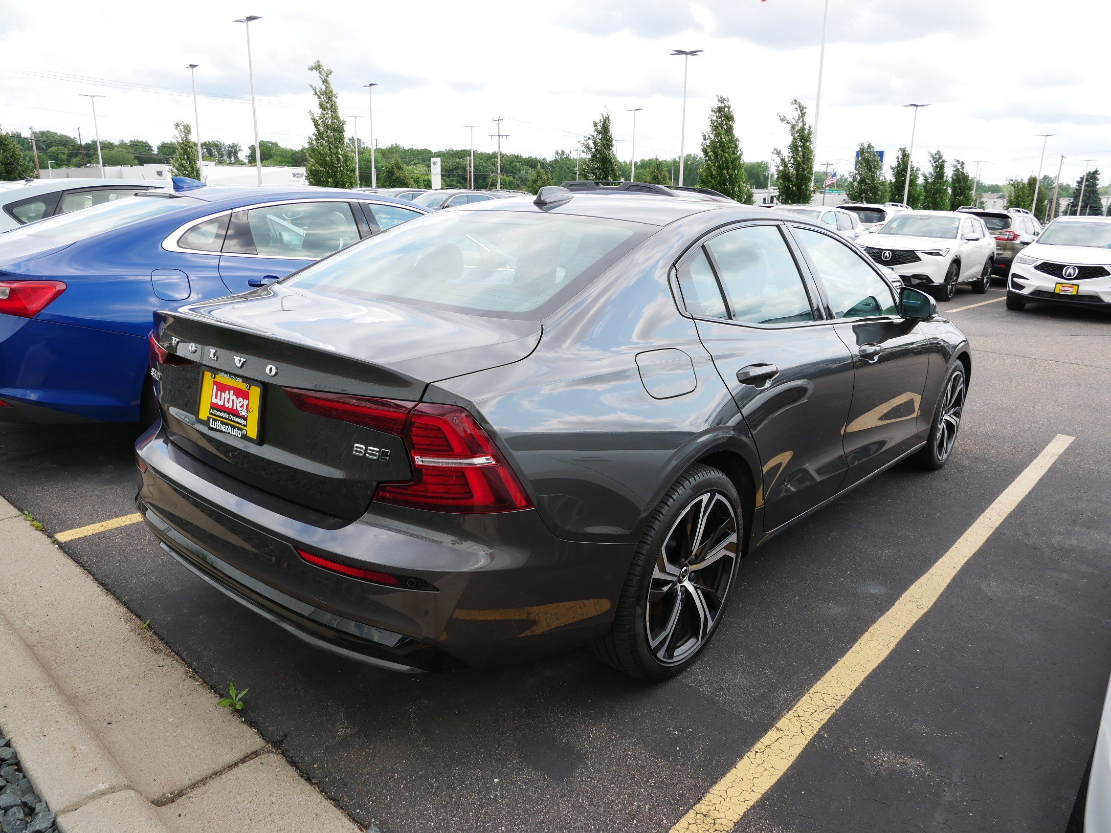 Used 2025 Volvo S60 B5 Core AWD/4WD image 5