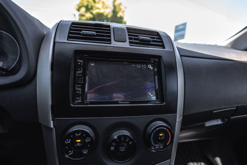 Used 2010 Toyota Corolla LE FWD image 12