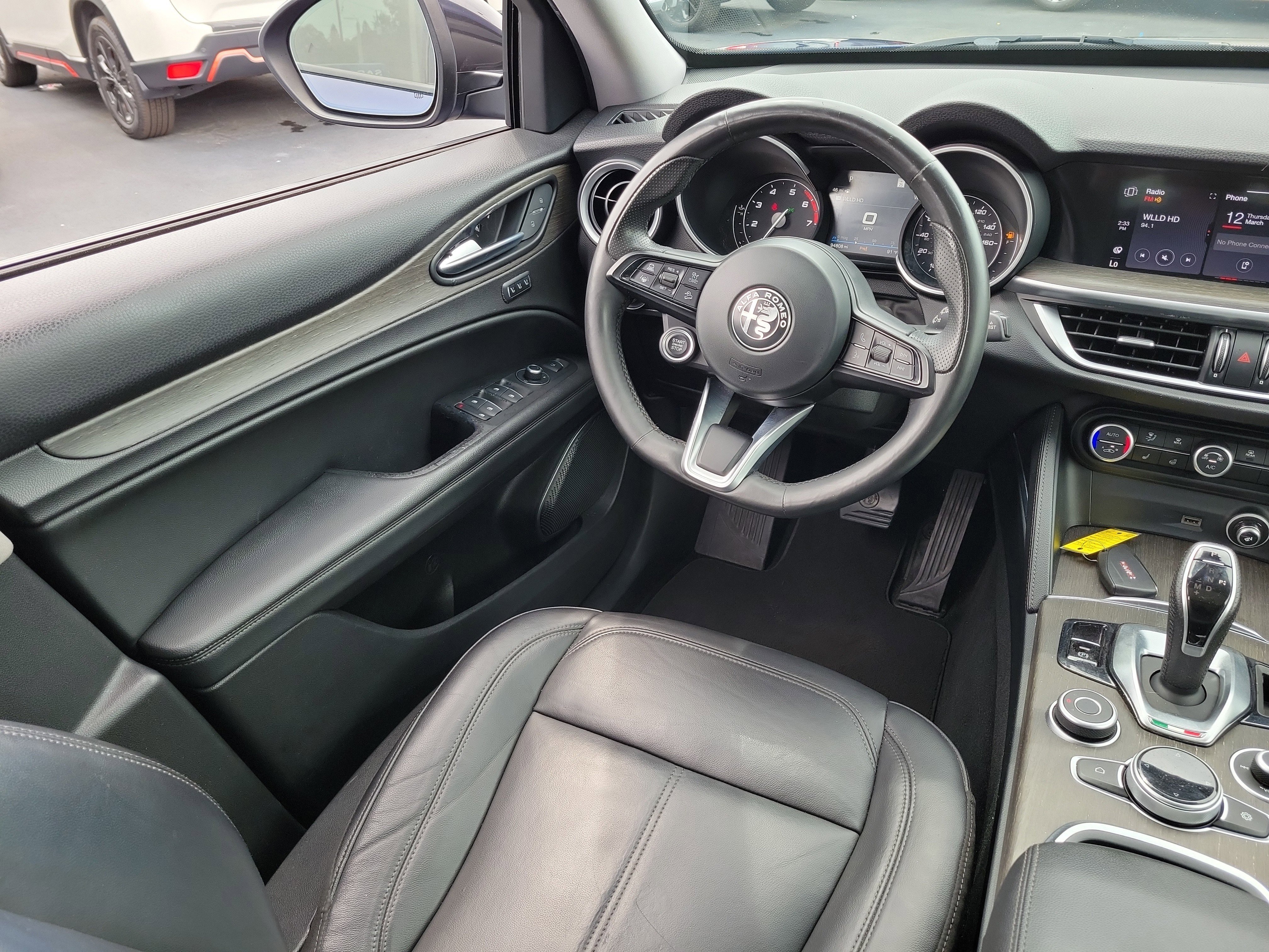 Used 2021 Alfa Romeo Stelvio Ti w/ Nero Edizione image 17