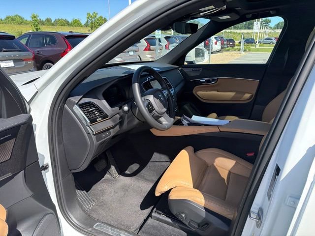 Used 2024 Volvo XC90 T8 Ultimate w/ Protection Package Premier AWD/4WD image 11