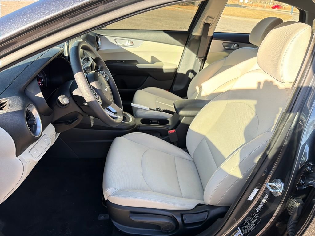 Used 2023 Kia Forte LXS image 11