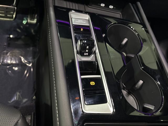 Used 2025 Volkswagen Atlas SEL Premium R-Line image 26