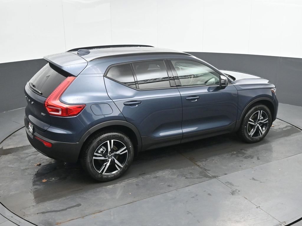 New 2026 Volvo XC40 B5 Core w/ Protection Package Premier image 30