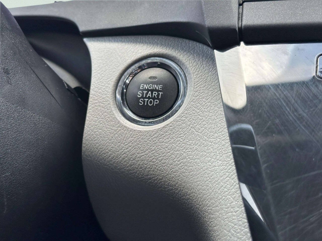Used 2020 Toyota Sienna XLE w/ XLE Navigation Package FWD image 36