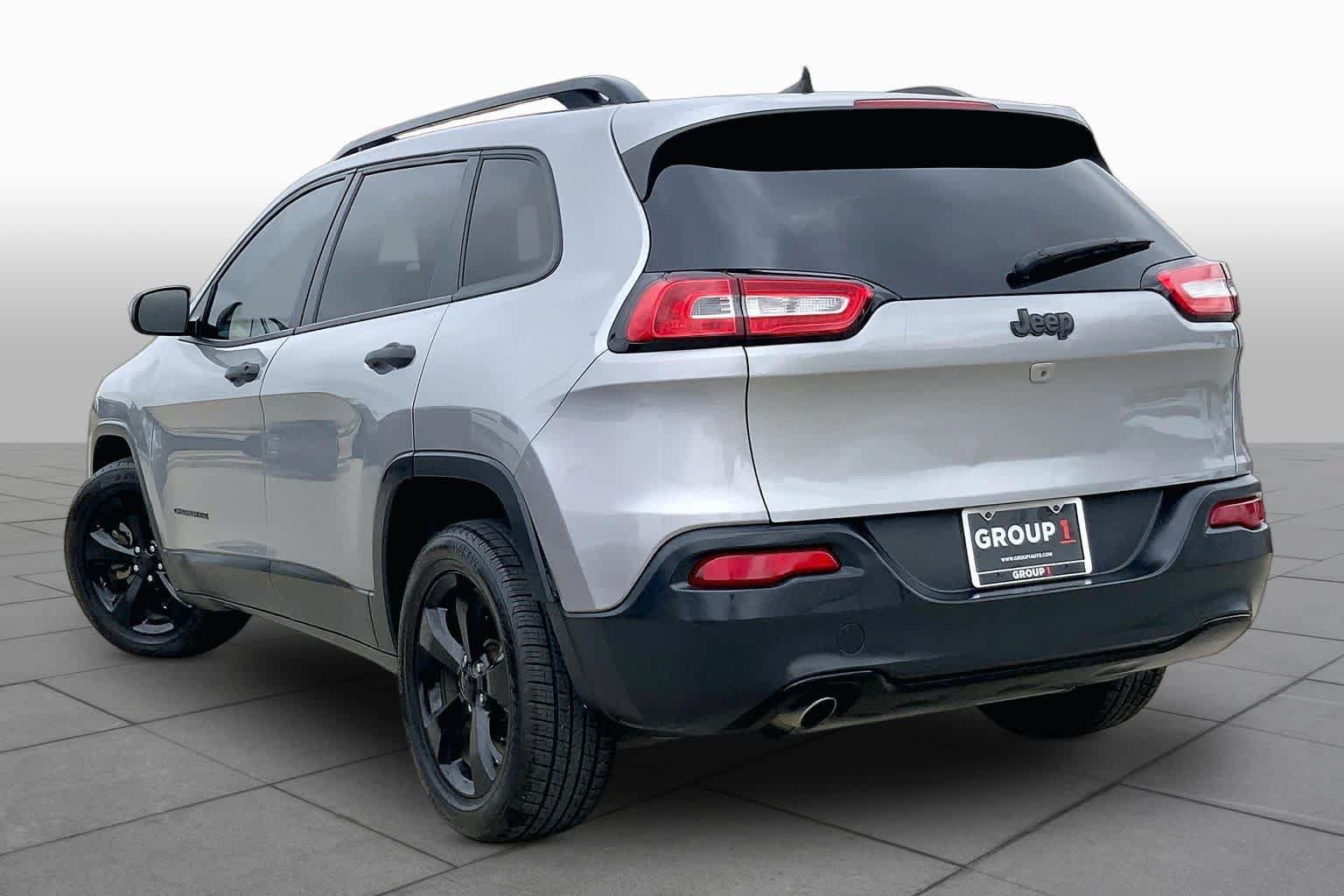 Used 2016 Jeep Cherokee Sport FWD image 12