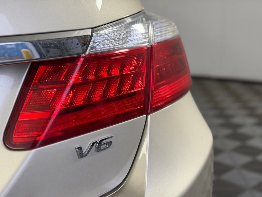Used 2015 Honda Accord EX-L image 12