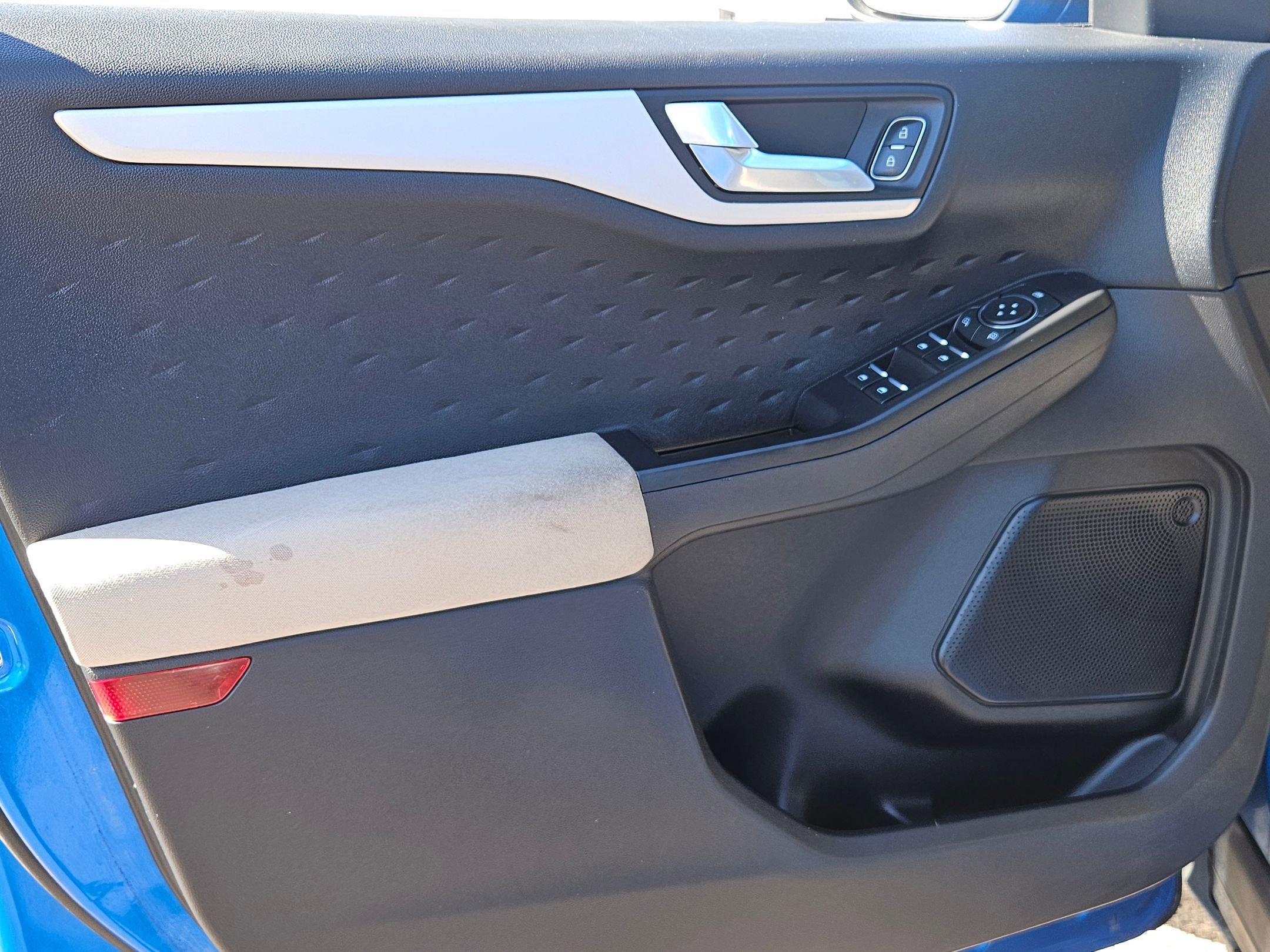 Used 2020 Ford Escape SE image 11