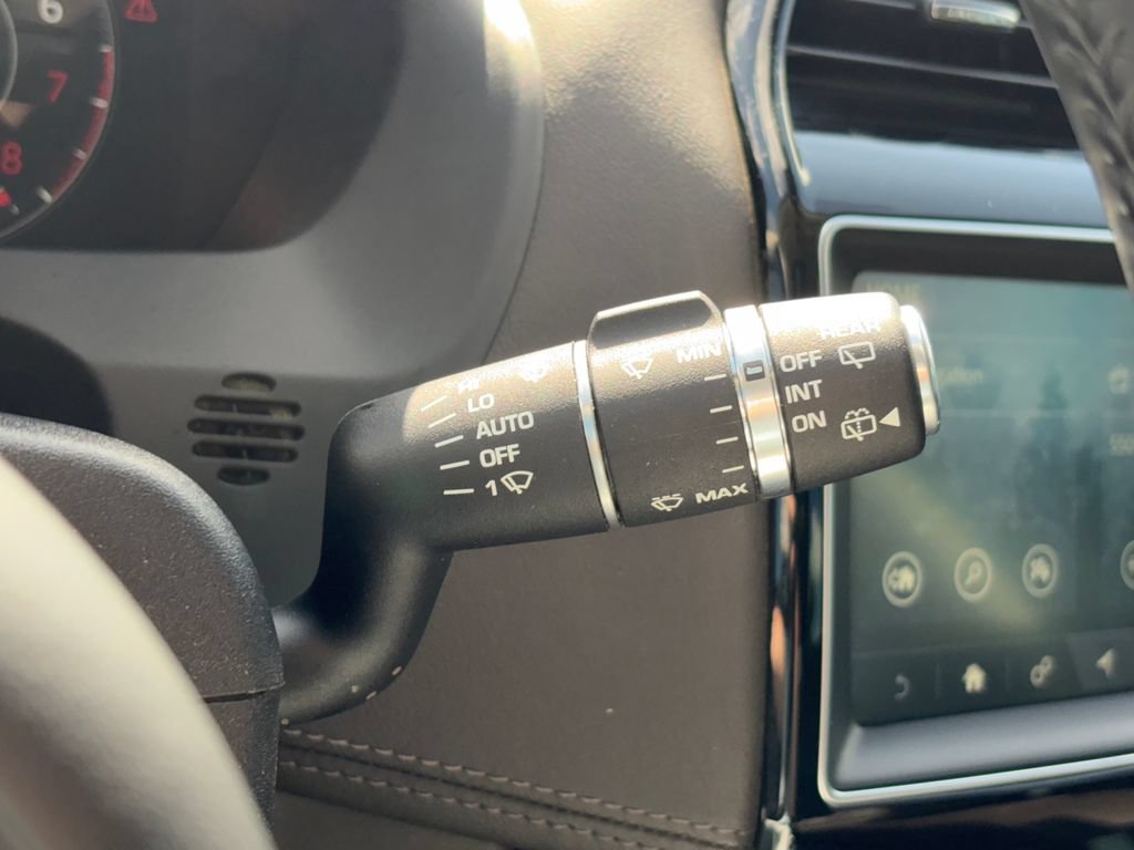 Used 2019 Jaguar F-PACE Portfolio AWD/4WD image 16
