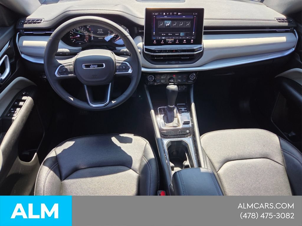 Used 2025 Jeep Compass Limited AWD/4WD image 10