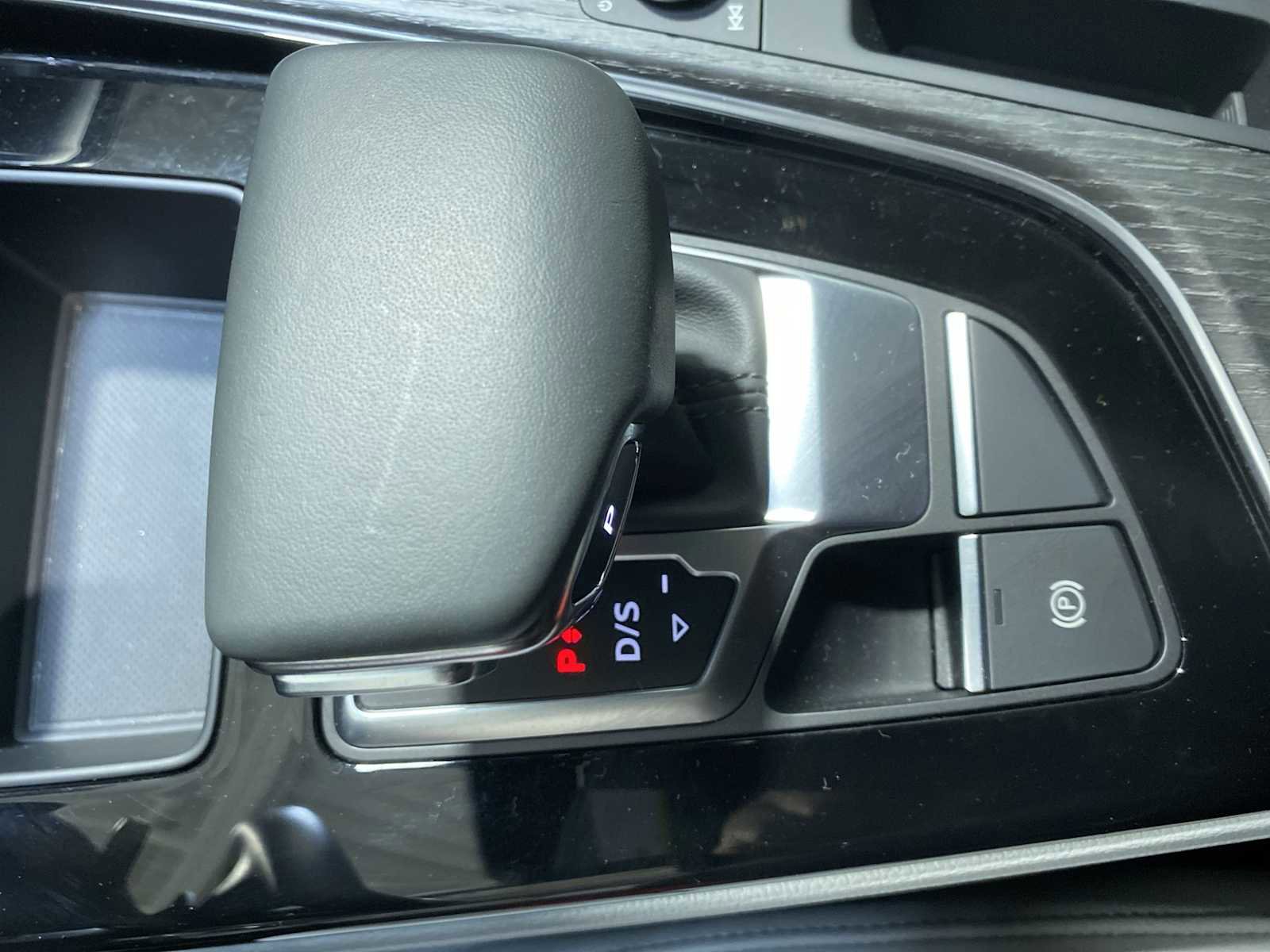 Used 2020 Audi A4 2.0T Premium w/ Convenience Package AWD/4WD image 17