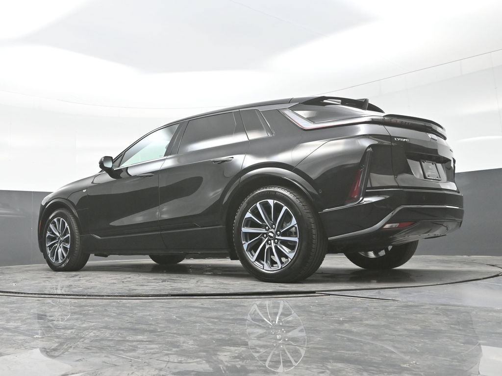 Certified 2025 Cadillac Lyriq Luxury AWD/4WD image 29