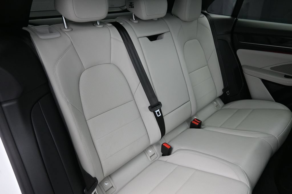Certified 2025 Porsche Macan Electric RWD image 27