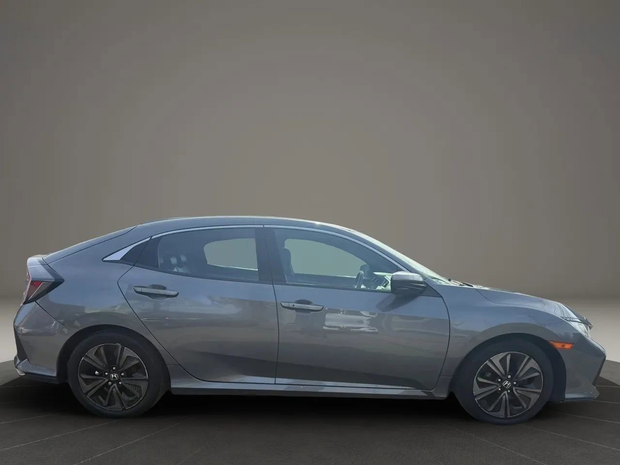 Used 2018 Honda Civic EX-L image 4