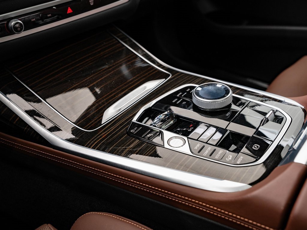Used 2024 BMW X7 M60i w/ Executive Package image 39