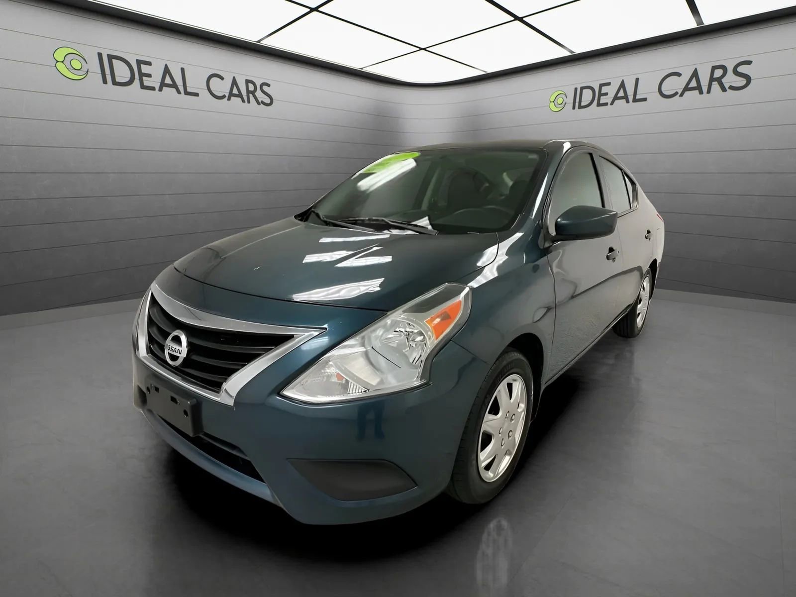 Used 2017 Nissan Versa S Plus FWD image 1