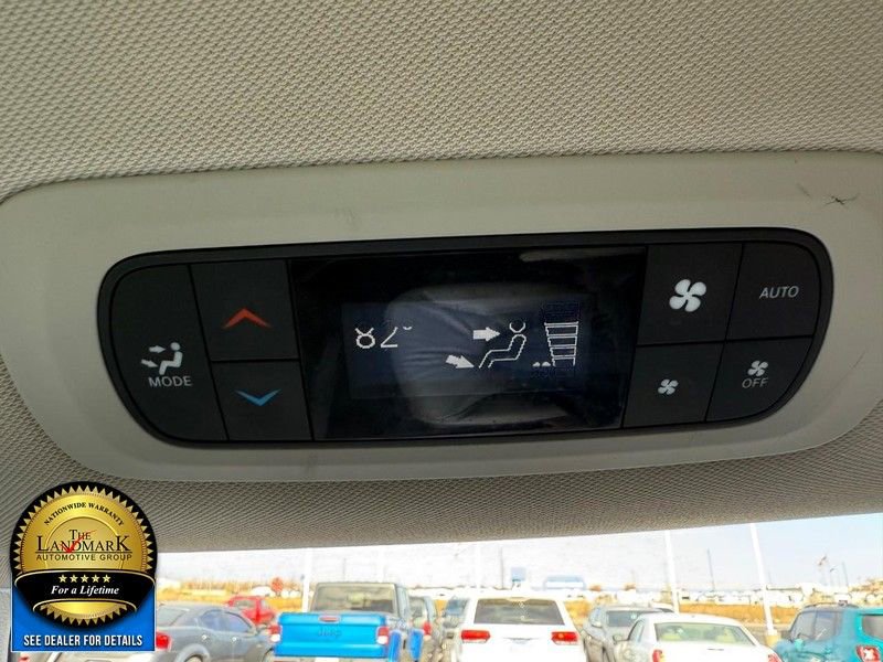 Used 2021 Chrysler Pacifica Touring-L image 17