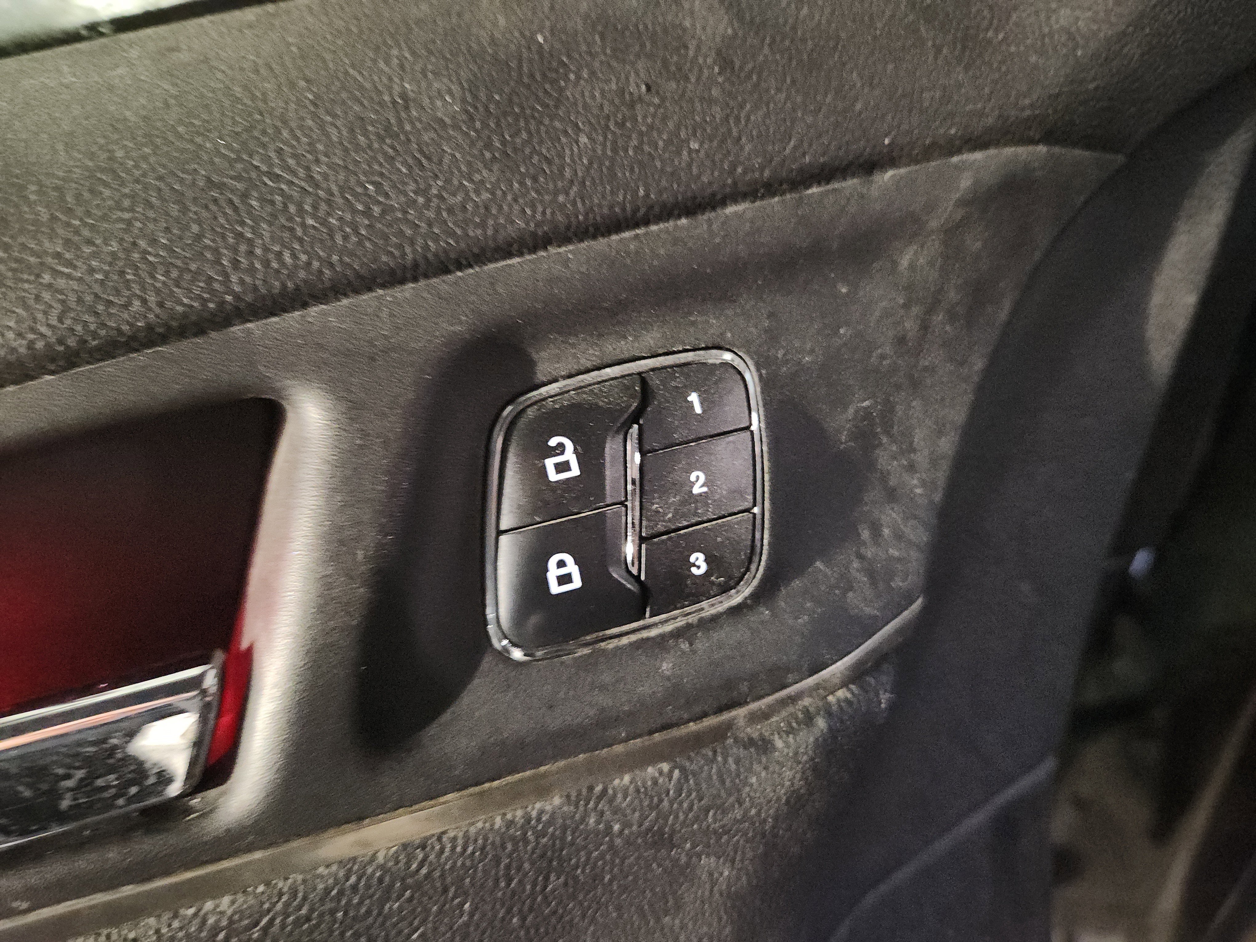 Used 2017 Lincoln MKC Select w/ Select Plus Package image 8