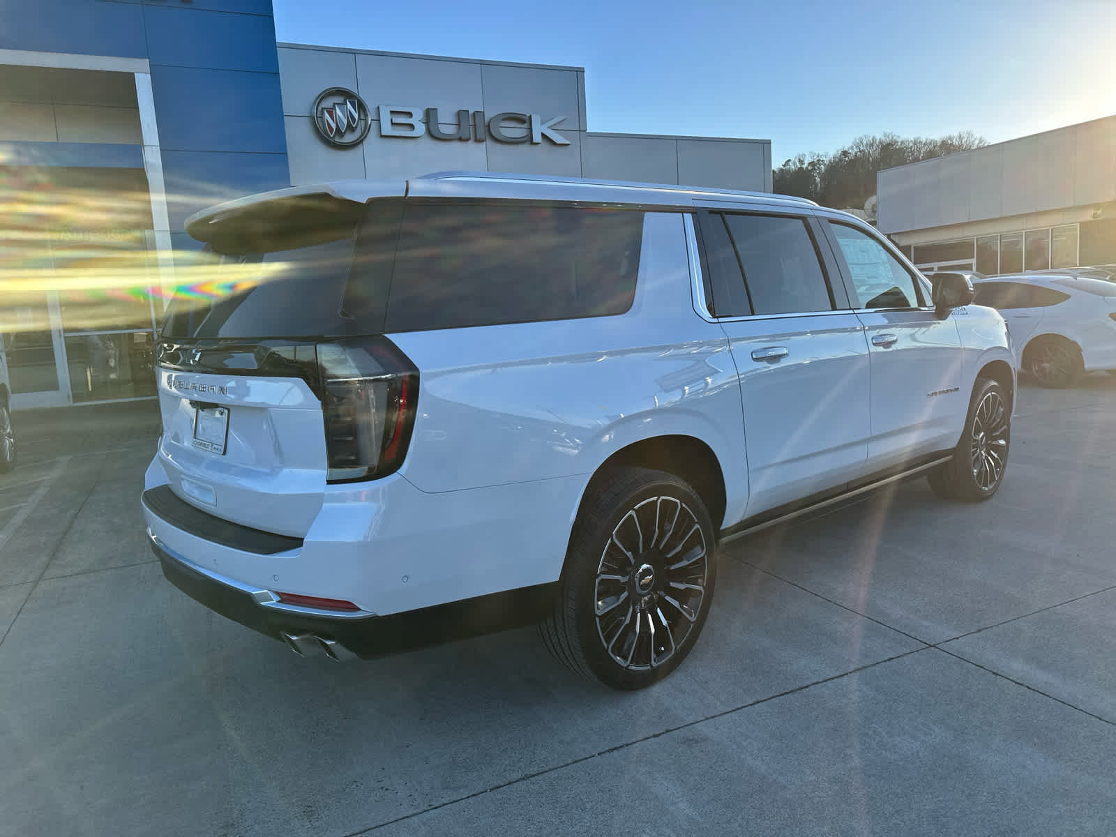 New 2026 Chevrolet Suburban High Country image 7