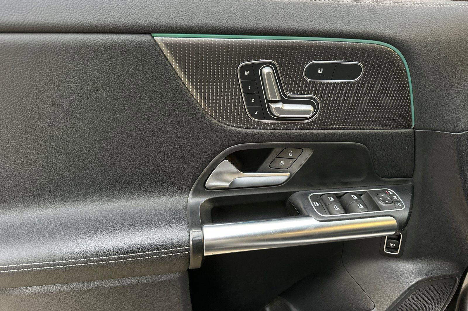 Used 2021 Mercedes-Benz GLA 250 4MATIC image 25