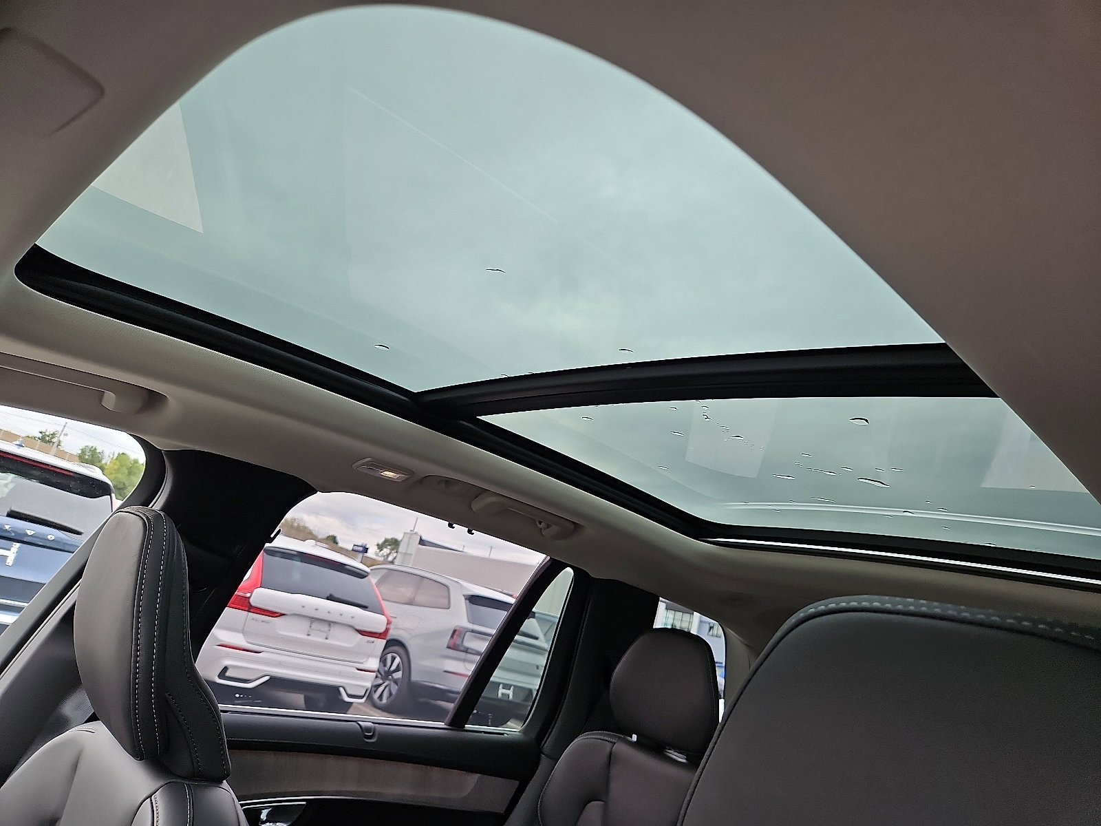 New 2026 Volvo XC90 B6 Ultra image 12